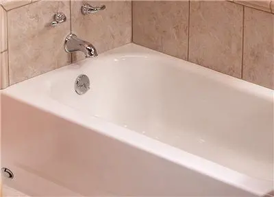 Bootzcast&Trade; Bathtub, Porcelain On Steel, Left-Hand Outlet, White, 5 Ft. 1
