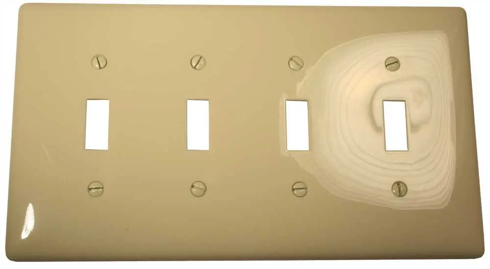 Wallplate Midi Toggle 4-Gang Ivory 1