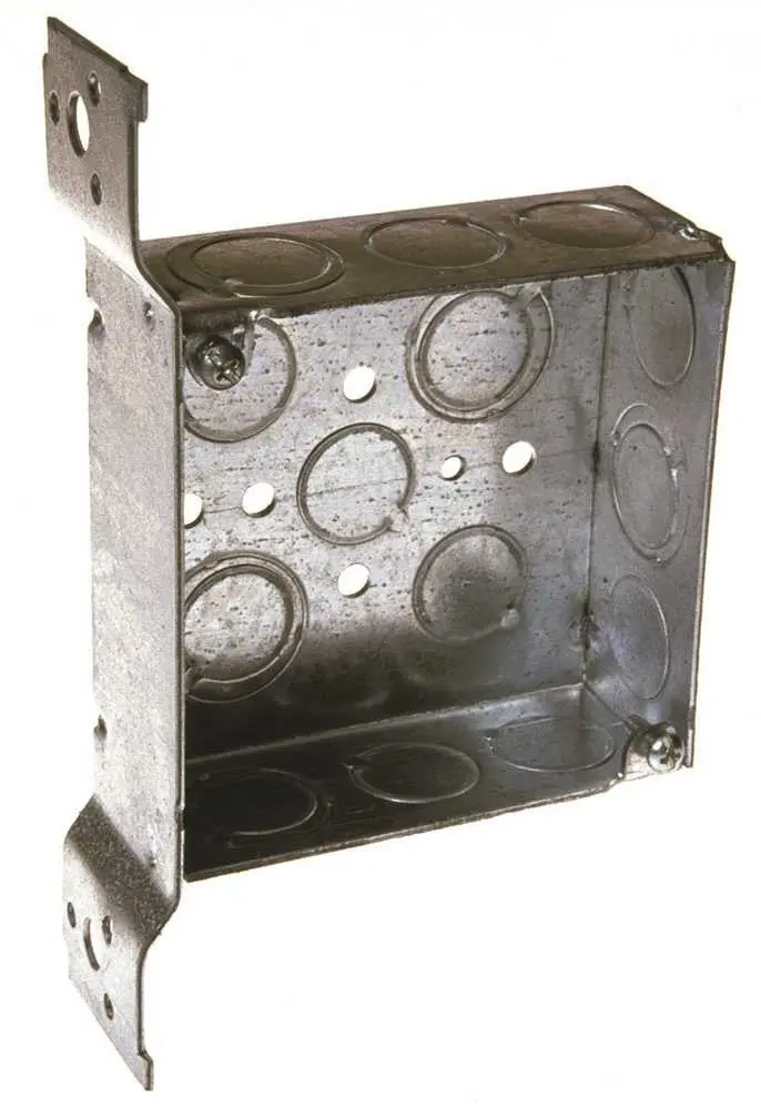 Hubbell Square Box 4 In. Fm Bracket Tko Knockouts 1-1-2 In. Deep 1