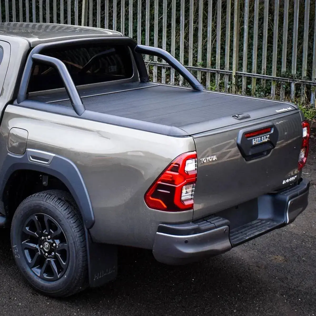 Couvre Benne Mtr Toyota Hilux Revo 2016+ Double Cab | Noir Mountain Top 1