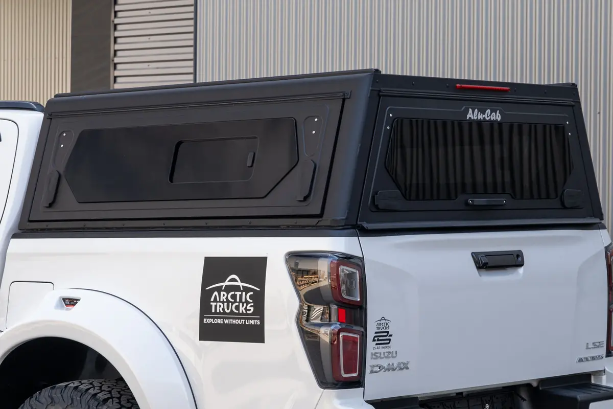 Hardtop Alu-Cab Contour Isuzu D-Max 2020 À Présent Double Cab 1
