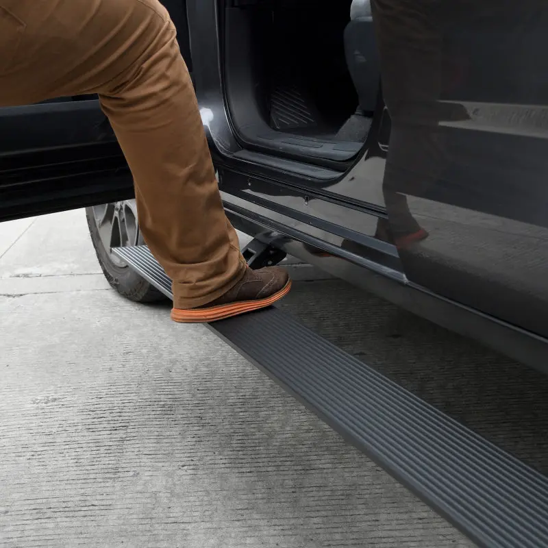 Go Rhino E1 Electric Running Boards For 2015–2022 Chevrolet Colorado Crew Cab – Texas Black Finish 1